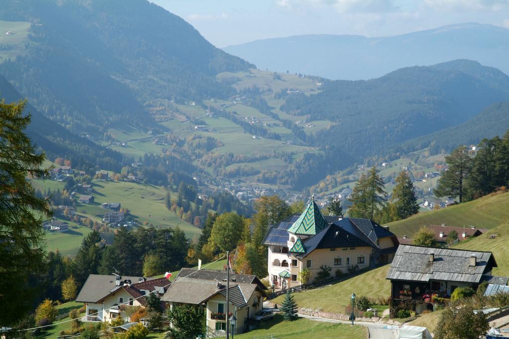 Hotel Ansitz Jakoberhof Ortisei Exterior foto