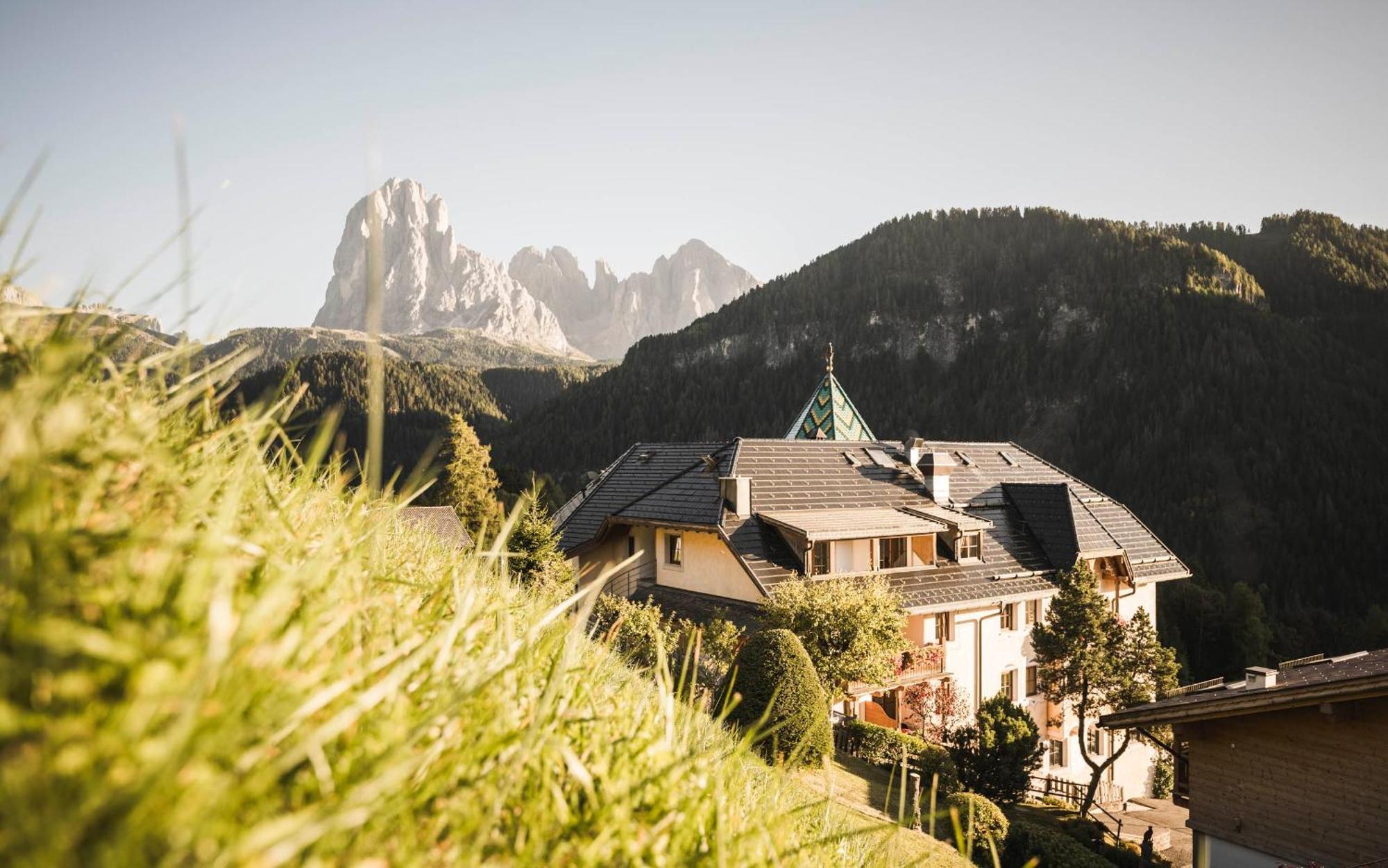 Hotel Ansitz Jakoberhof Ortisei Exterior foto